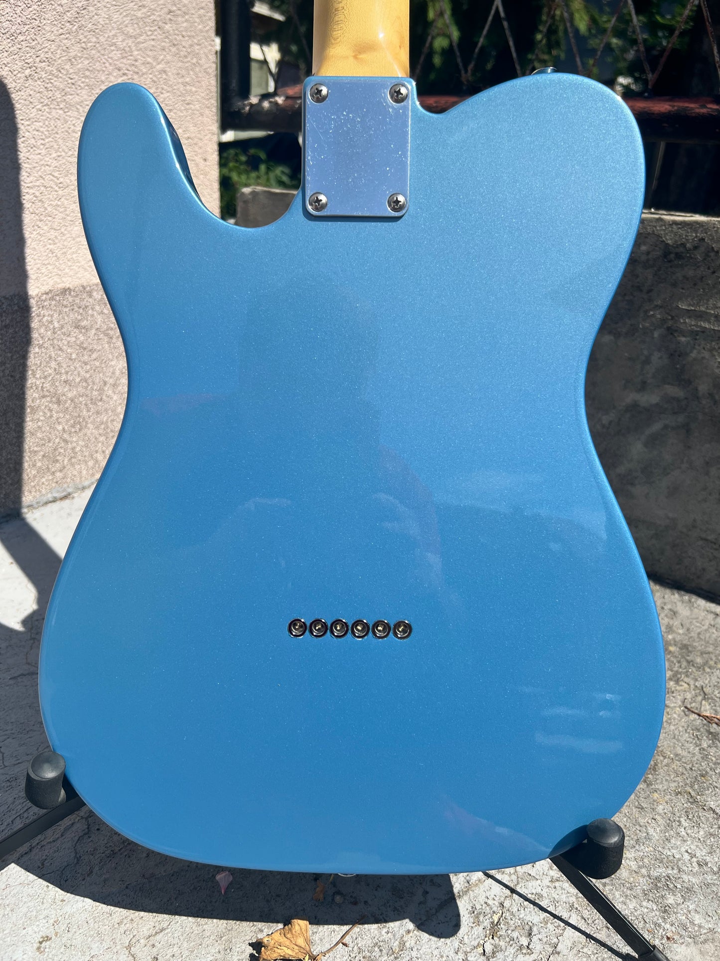 Hollowtone Bluebird in Pelham Blue metallic