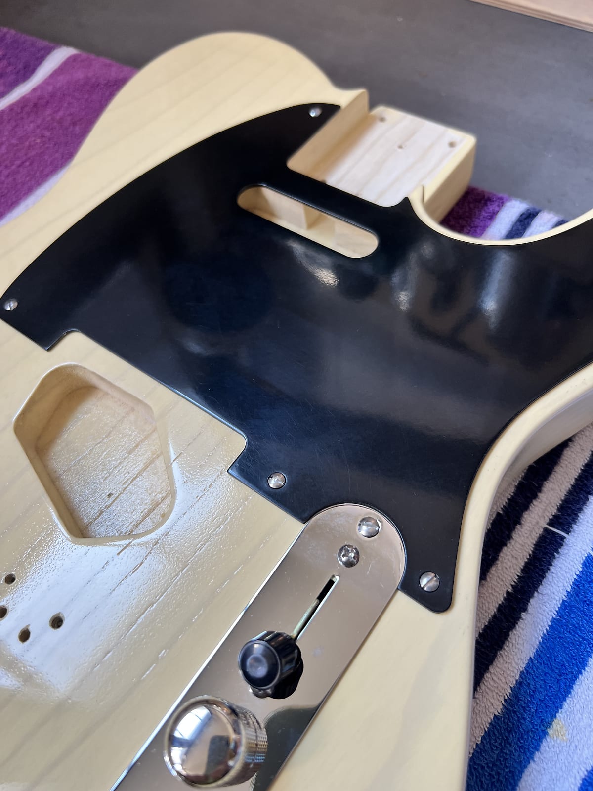 Bakelite Tele or Esquire pickguard (nitro lacquered, light relic)