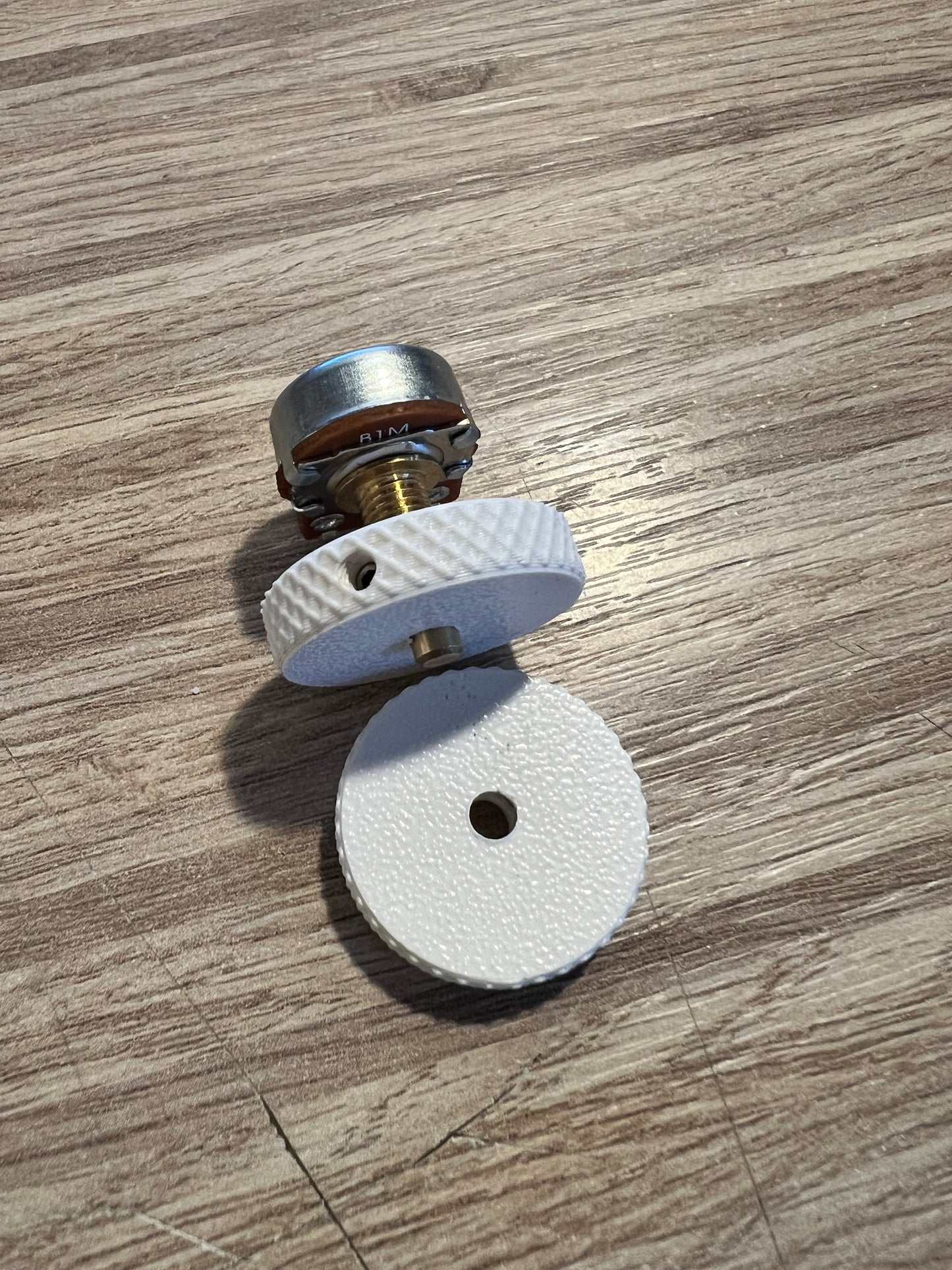 White roller wheels for Jaguar/Jazzmaster (4mm or 6mm shaft selection)