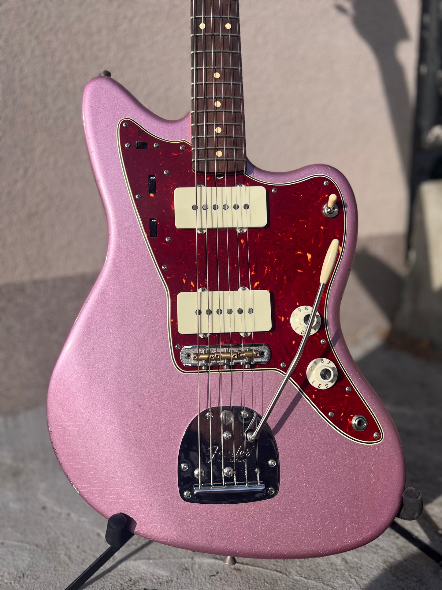 Hollowtone Jazzmaster in Burgundy mist relic