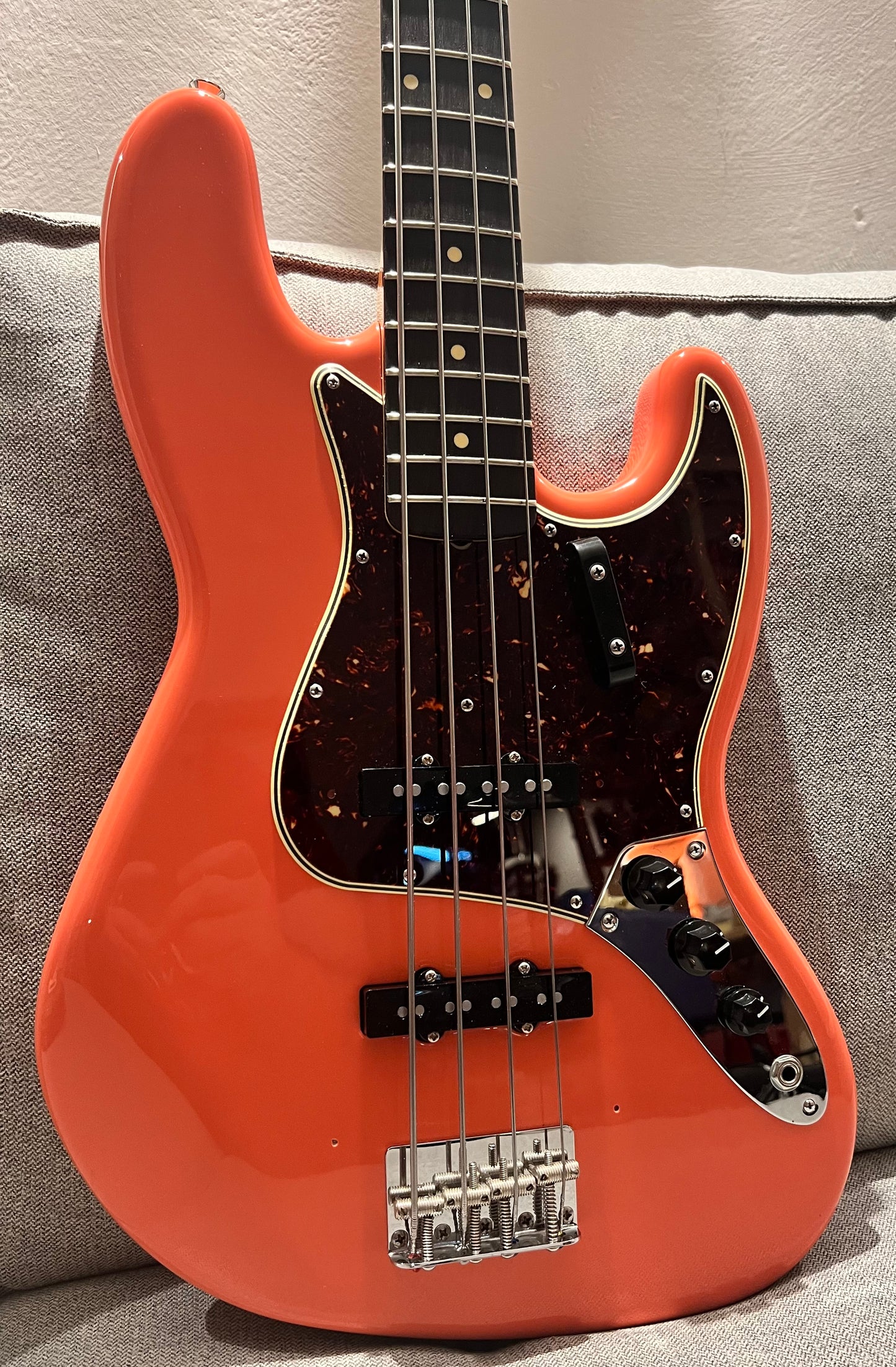 Hollowtone Jazz Bass in Coral Pink