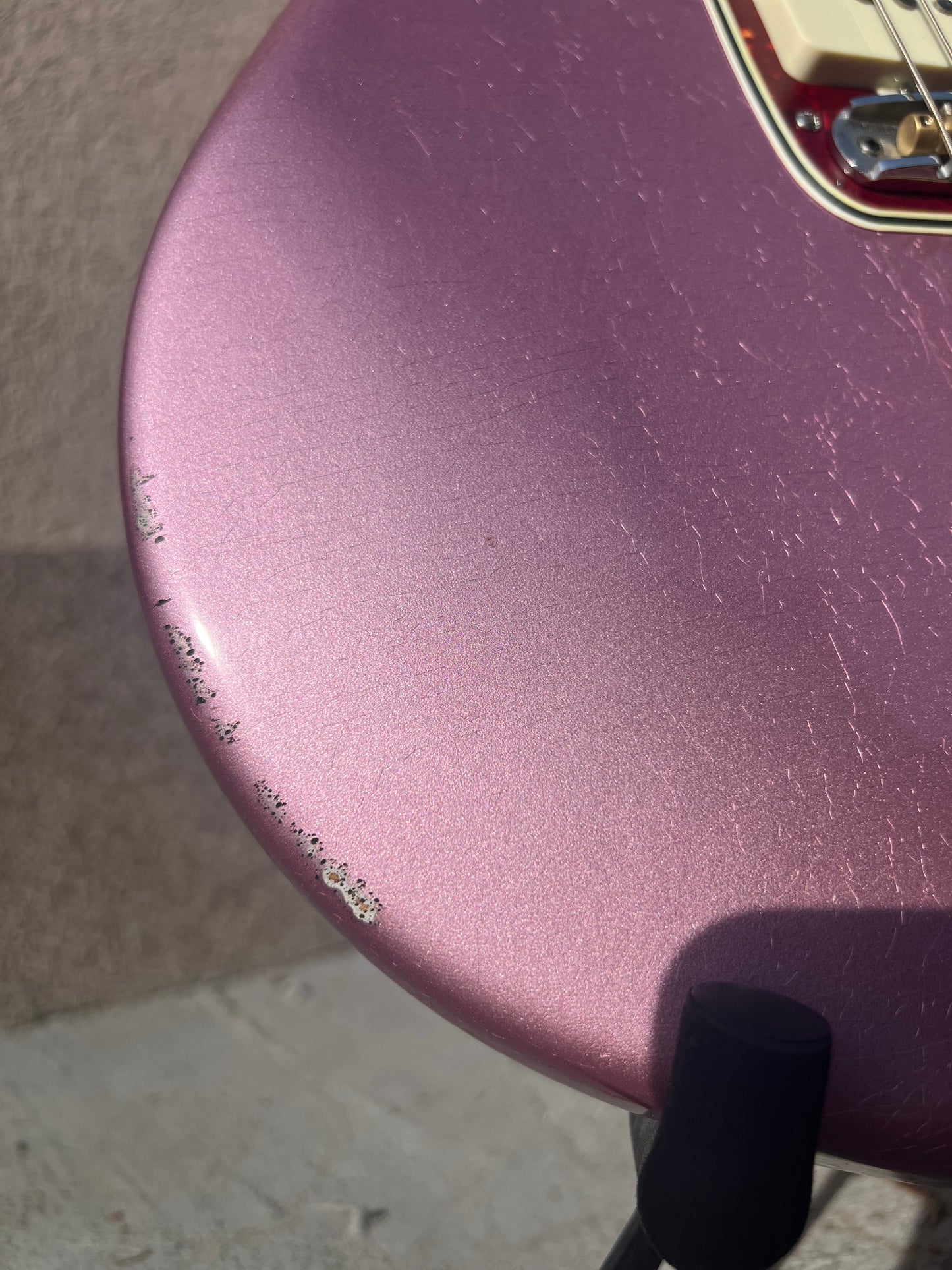 Hollowtone Jazzmaster in Burgundy mist relic