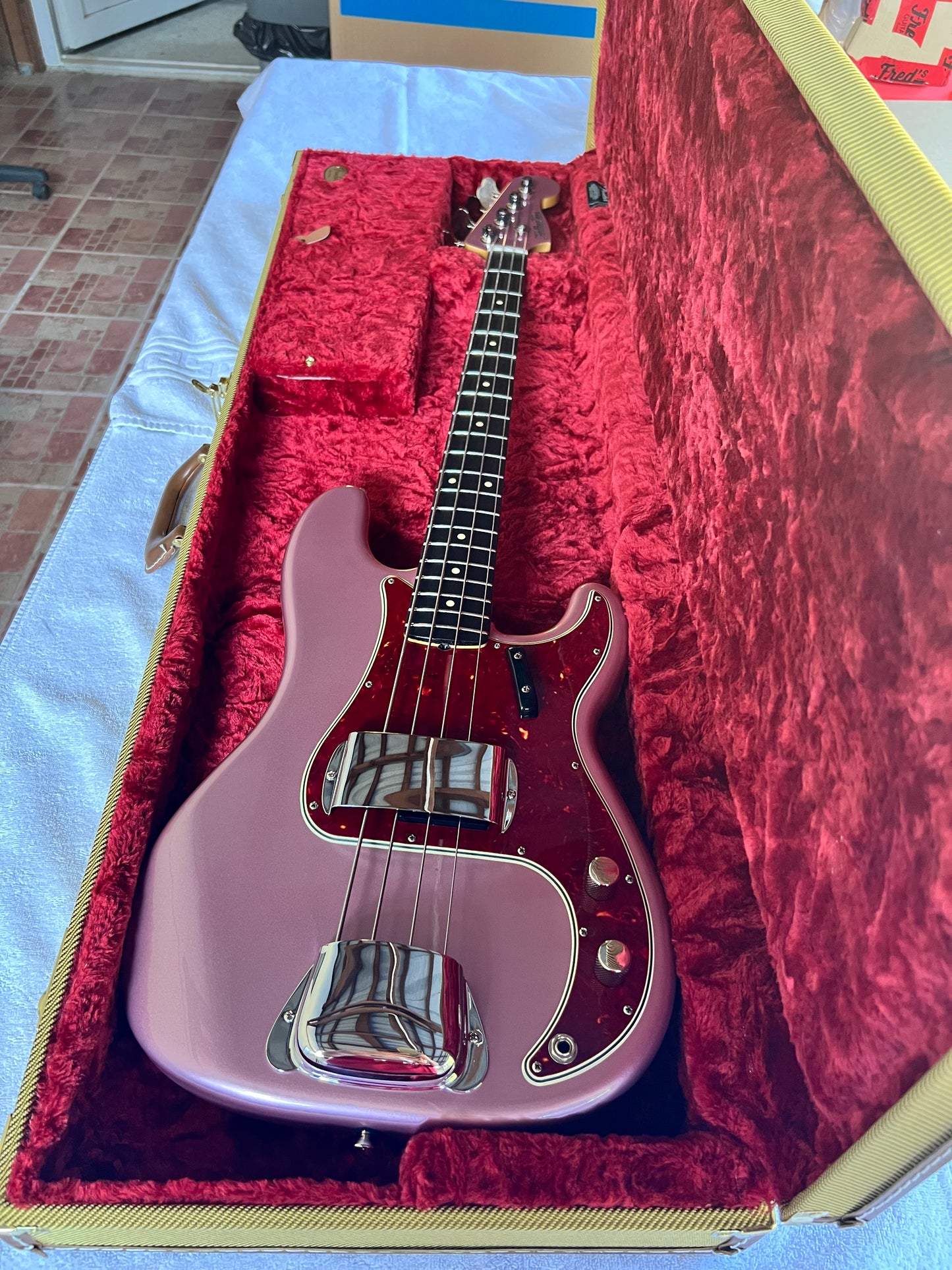 Hollowtone Precision Bass