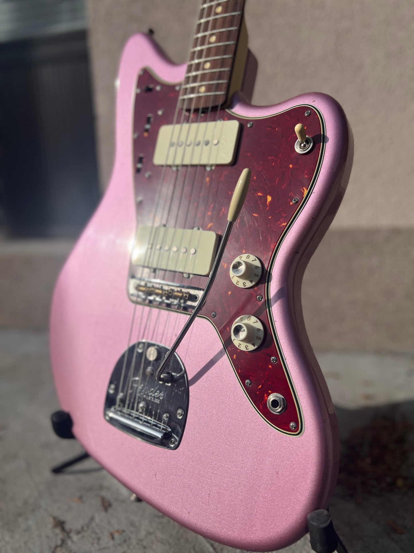 Hollowtone Jazzmaster in Burgundy mist relic