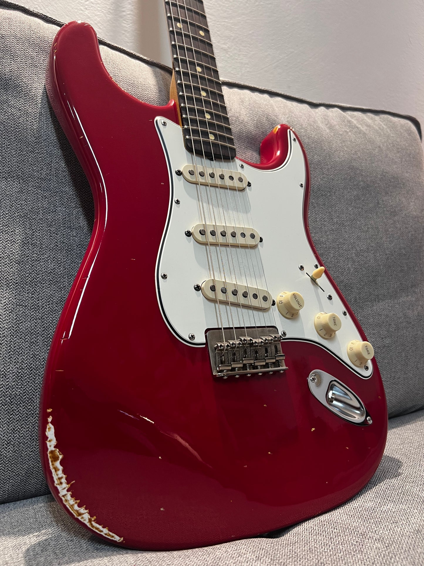 Hollowtone Hardtail Strat in Dakota Red relic