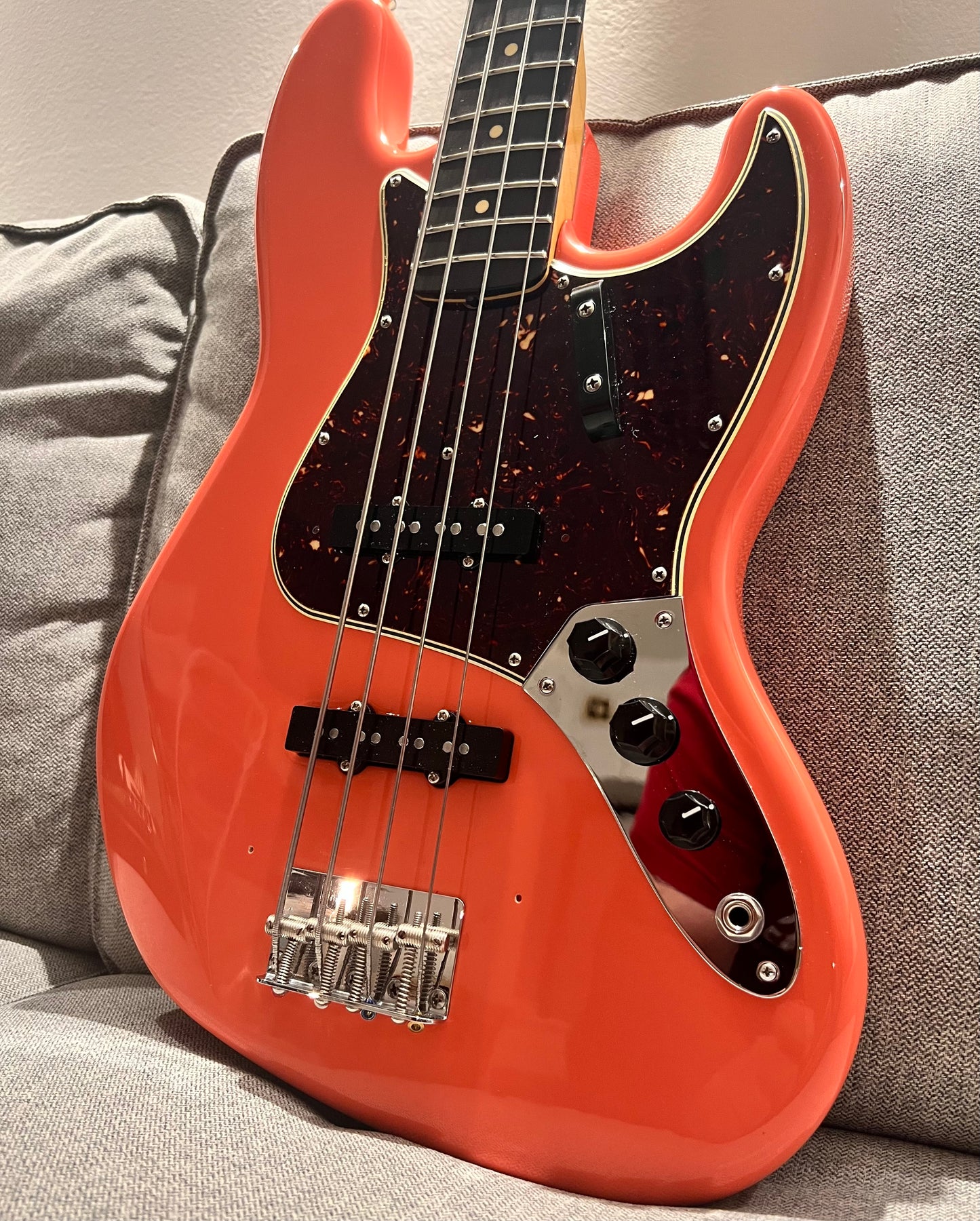 Hollowtone Jazz Bass in Coral Pink
