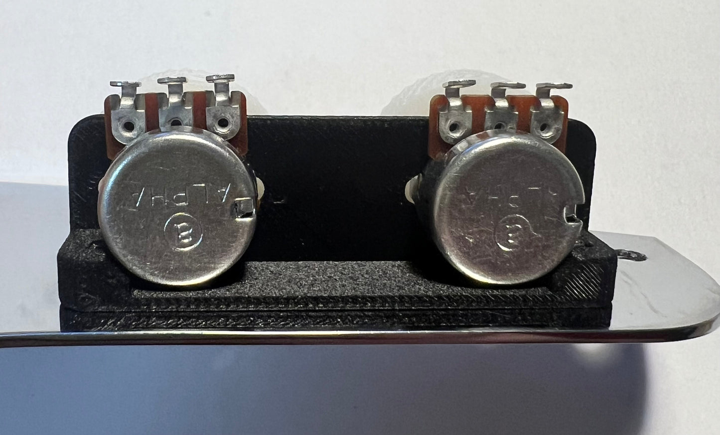 Roller pot brackets for Jaguar/Jazzmaster