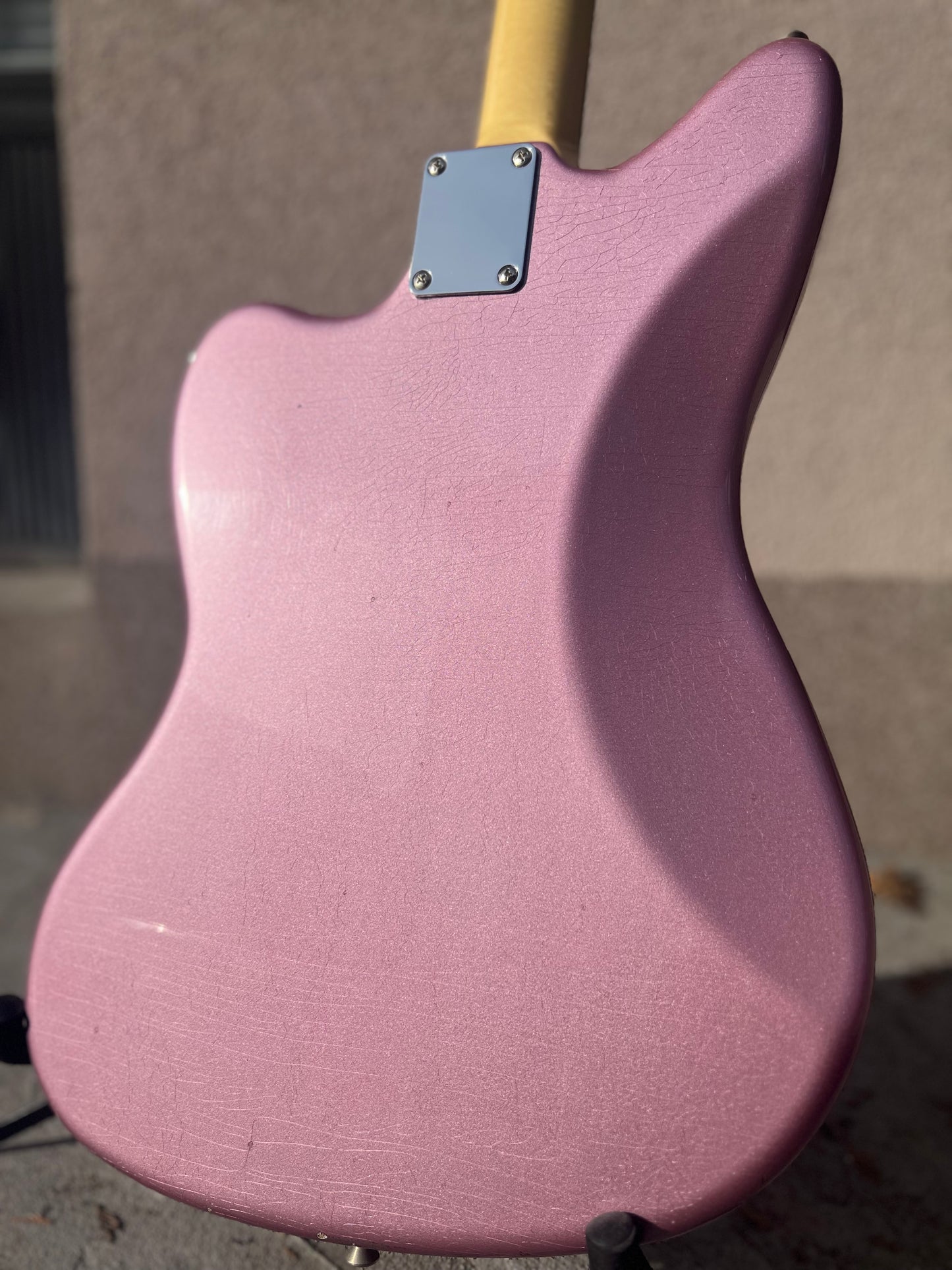 Hollowtone Jazzmaster in Burgundy mist relic