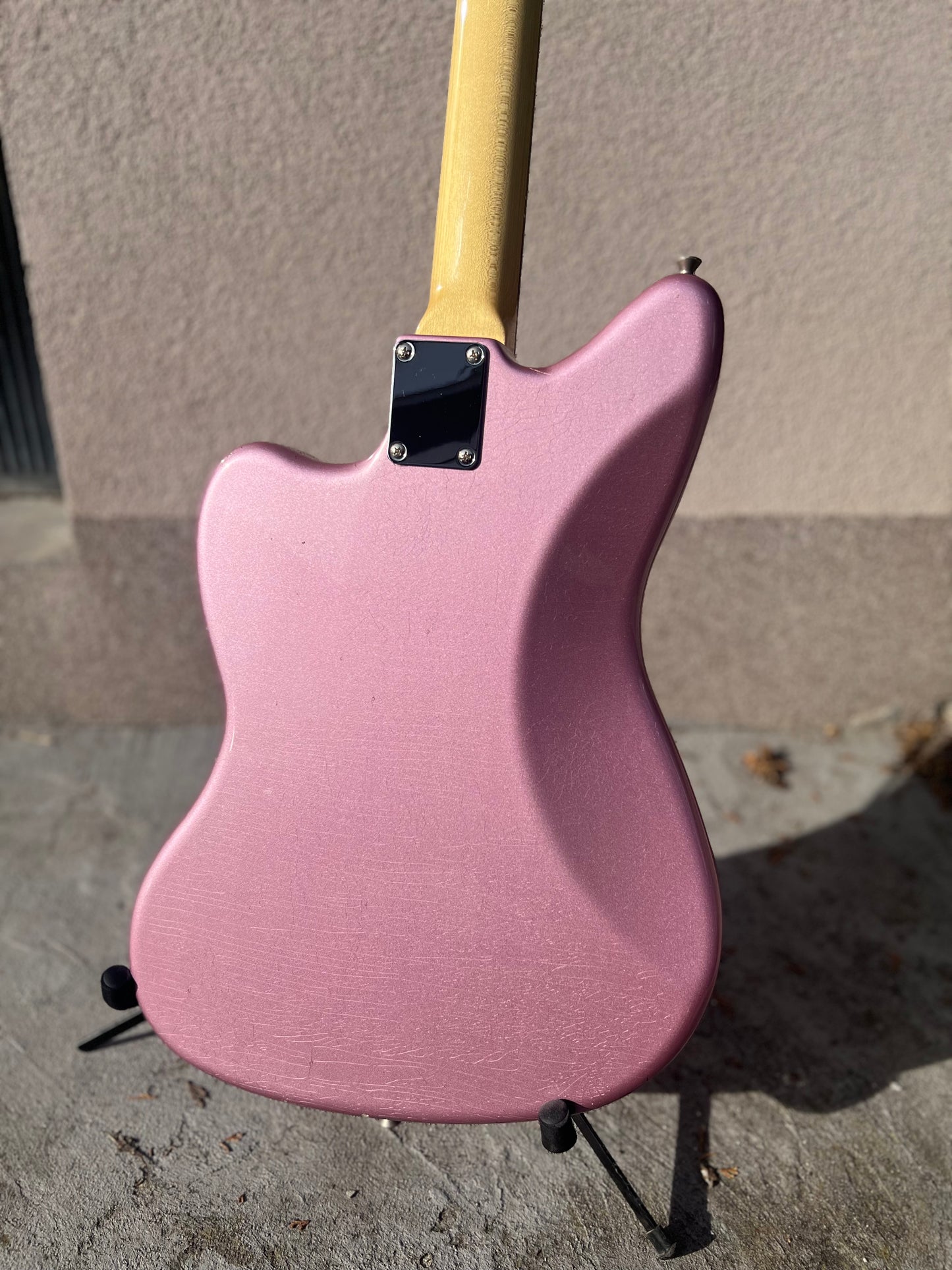 Hollowtone Jazzmaster in Burgundy mist relic