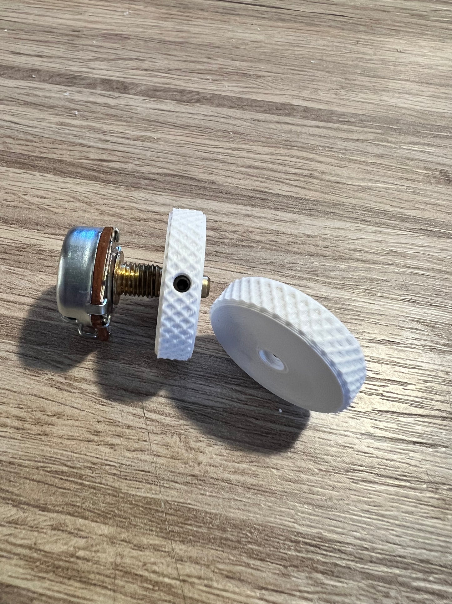 White roller wheels for Jaguar/Jazzmaster (4mm or 6mm shaft selection)