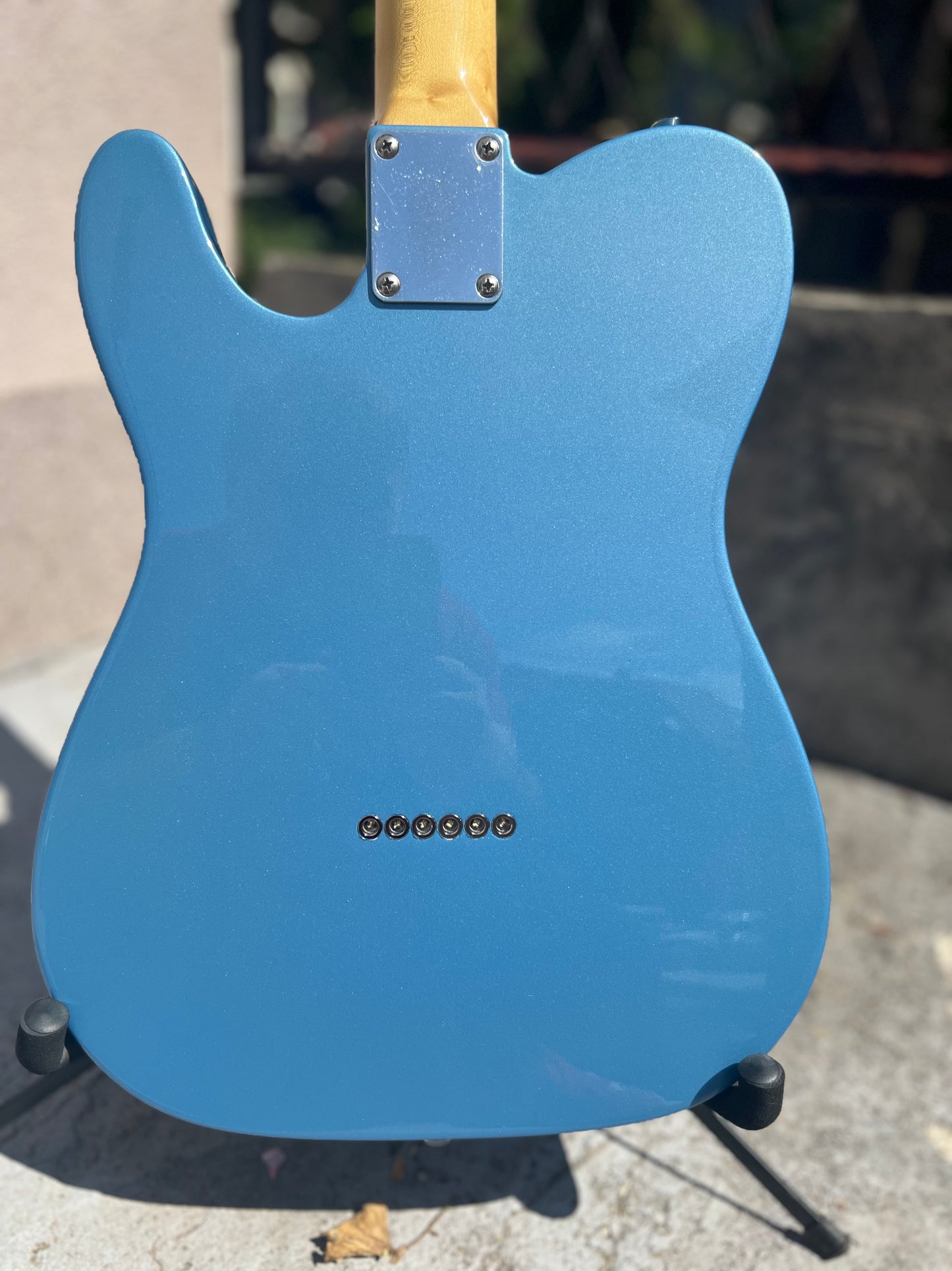 Hollowtone Bluebird in Pelham Blue metallic