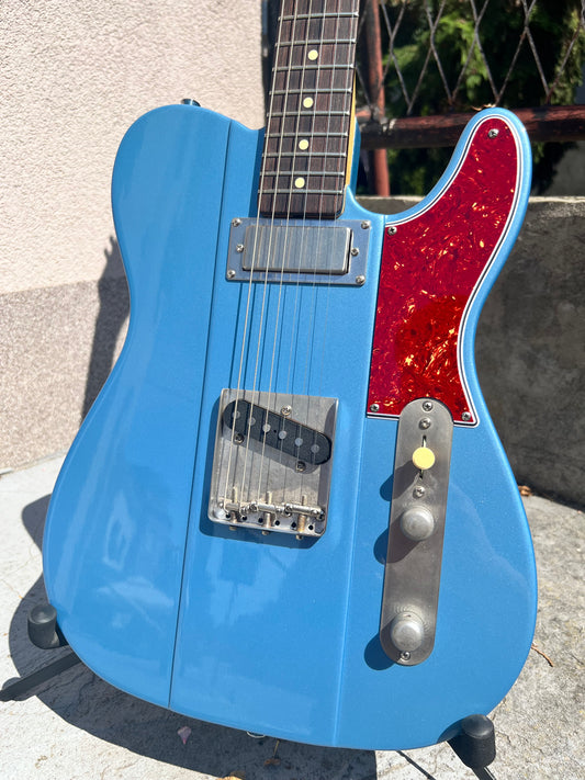 Hollowtone Bluebird in Pelham Blue metallic